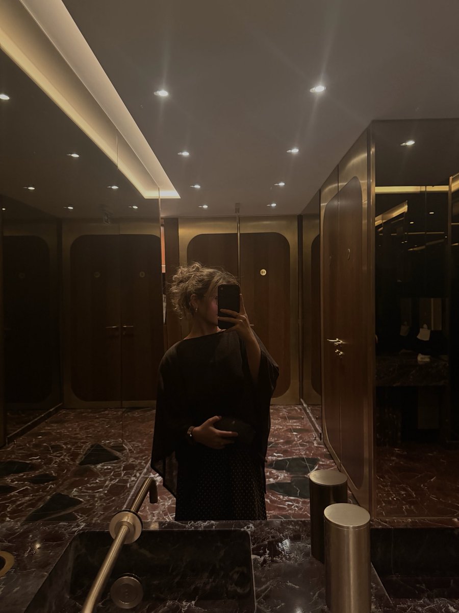 godessvicci's tweet photo. Respect your place, you‘re not entitled to my time 

#findom https://t.co/dqdFtOuyrI