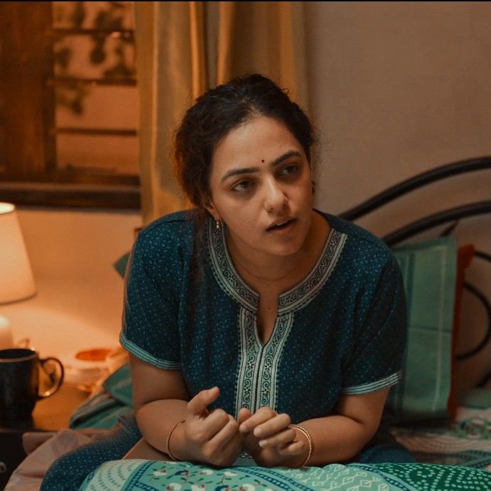 jackjofeyli's tweet photo. second show ക്ക് പോയി ഈ പടം കണ്ട ഞാനും 3 friends ഉം 
ഈ നിത്യ 🍑 ചരക്ക് നേ കണ്ടതും എന്റെ കൂട്ടുകാര് എന്നോട് ചെവിയിൽ 

"ടാ എന്നാ ചരക്കാ നിത്യ കൊഴുത്ത വെണ്ണ" 

ഇത് കേട്ടതും എനിക്ക് കമ്പി ആയി മൈര് 

നല്ല മഴ, AC theatre screenil നിത്യ മേനോൻ കഴച് കേറി പിന്നെ  3 ഉം zip ഊരി🍌🍑 അടിയോടടി https://t.co/s7C21gs2xN