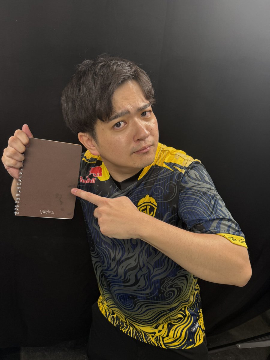 keisuke__0711's tweet photo. This was my third EWC, and I made it to Phase 2 for the first time! I’m so happy.

During my match against knee, when the score was 2-2, I messed up a combo—and for a split second, I was reminded of that guaranteed-win combo I botched against Tanveer two years ago—but I managed to pull through.

My combos are still terrible, but I’m going to give it my all to make it through Phase 2 too! 😈⚡️

Secret note 🤫