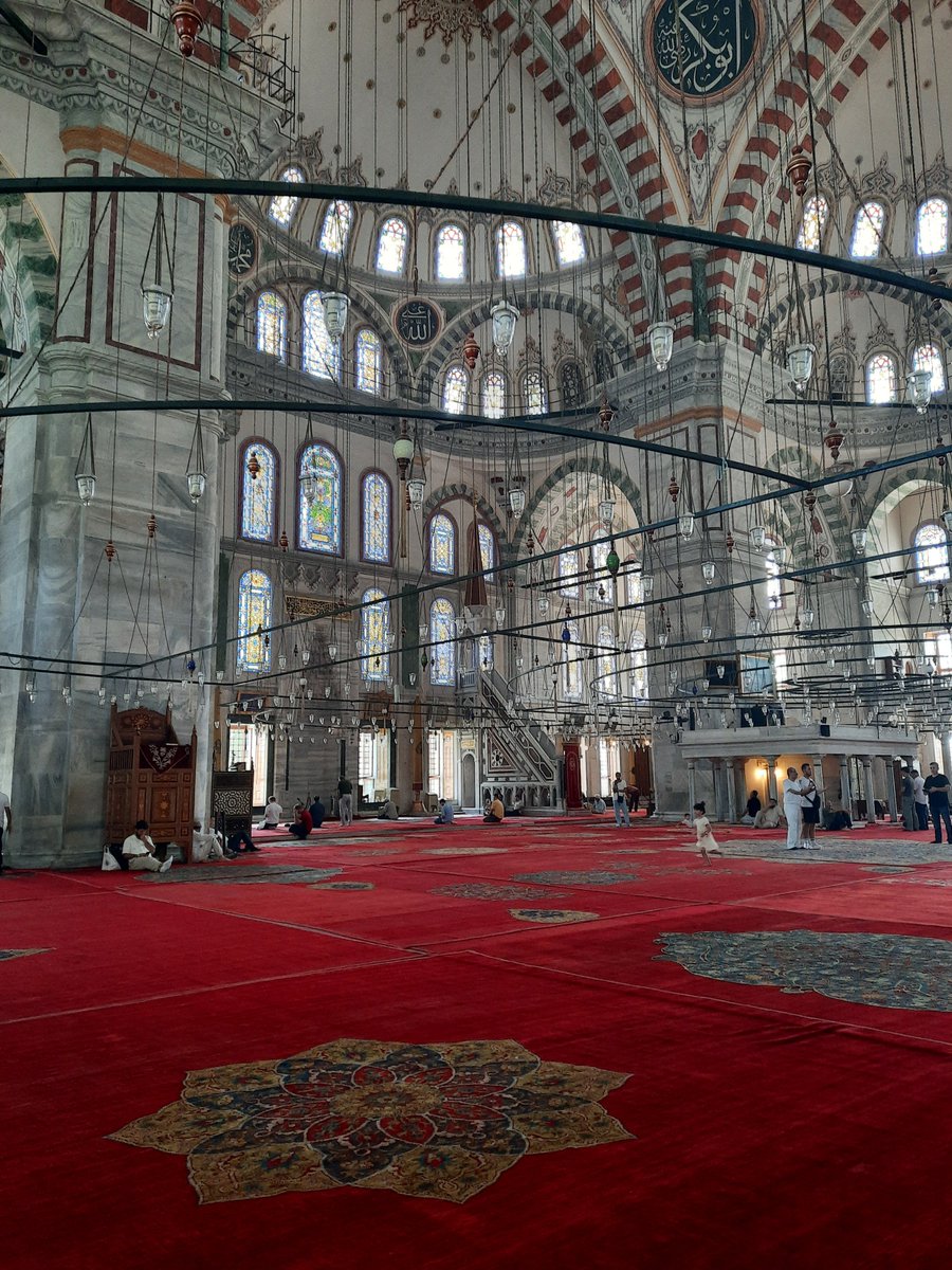 __muhterizz_'s tweet photo. Fatih Camii https://t.co/hUDZzUfNrF