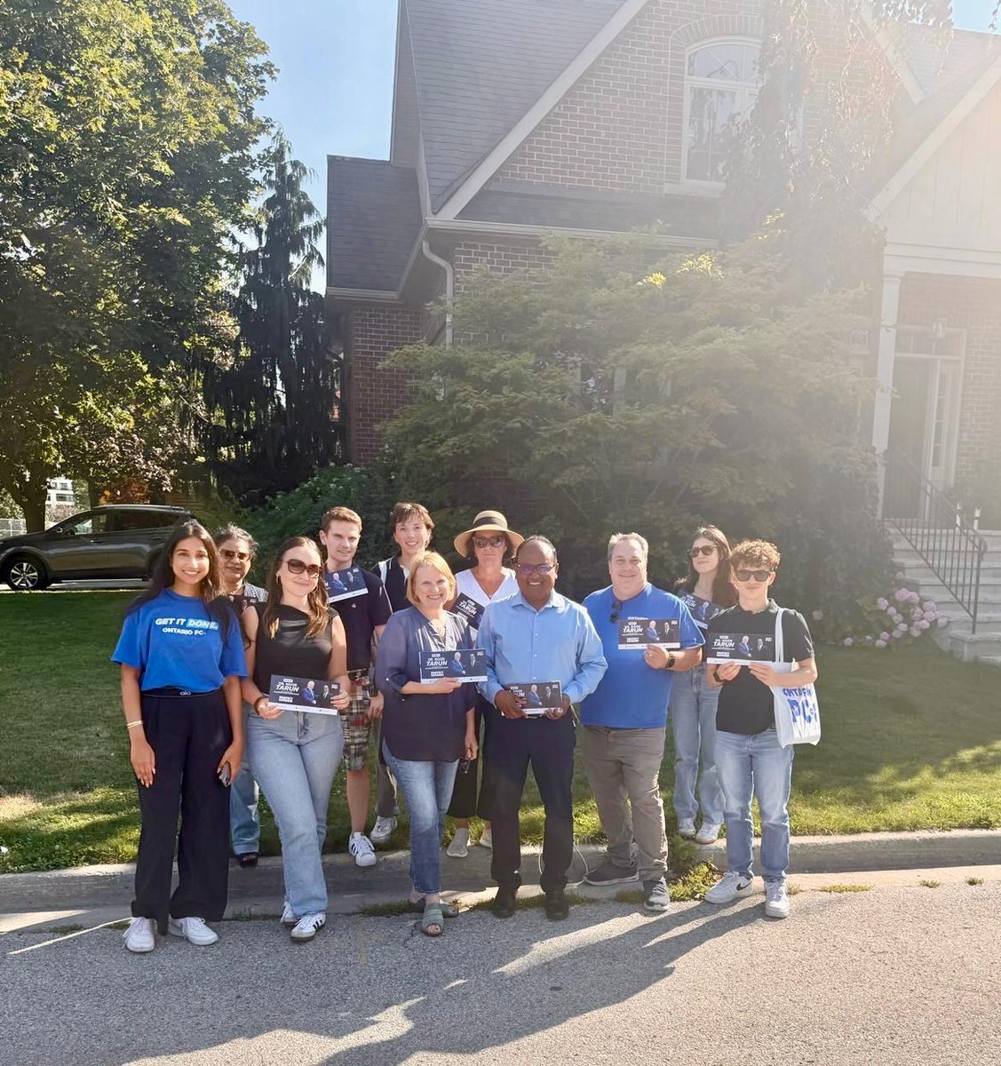SylviaJonesMPP's tweet photo. Last week, Team Jones was in Scarborough Southwest, knocking on doors with local @OntarioPCParty candidate and family physician, Dr. Noor Tarun.

From strengthening our healthcare system to protecting local jobs, Dr. Tarun will be a strong advocate for Scarborough families. https://t.co/ueFvlATBpS