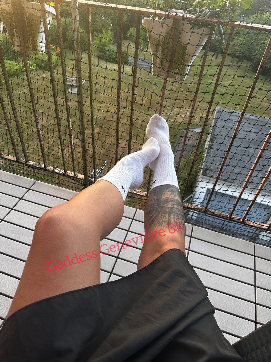 deineherringene's tweet photo. Normale Männer denken „ok?“ aber kleine devote zah.lsc.hlampen denken „omg 🤤💦💸 https://t.co/uh8HQ9hC90