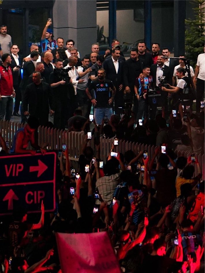 2agustos1967_61's tweet photo. Türk futbol tarihinin en önemli KARESİ https://t.co/VeUM4edXe5
