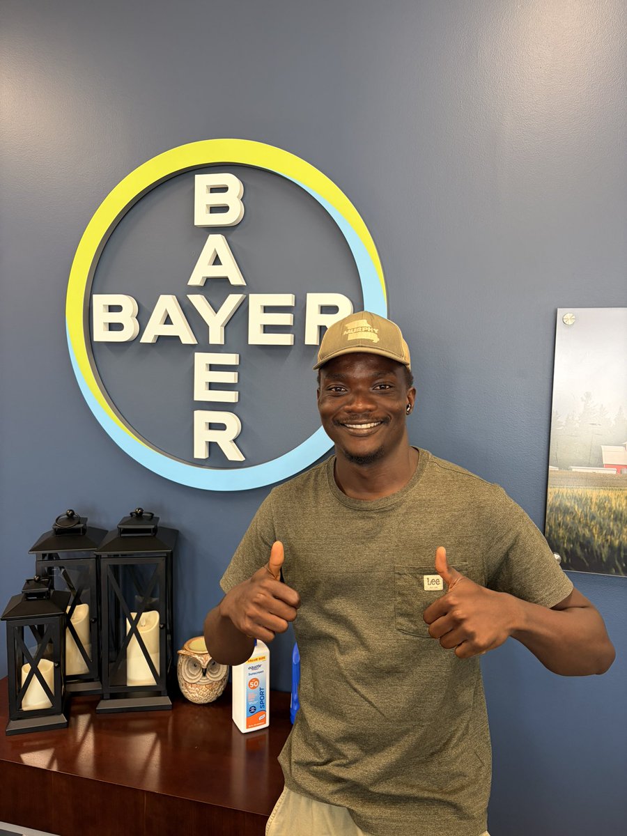 ImranAbdLateef's tweet photo. This summer, I was a Team Lead in an apprenticeship program with Bayer Crop Science and Fresh Harvest 365. Getting a front row seat to the work culture at the biggest company in the seed industry was incredible.

Rabbana wa Laka L Hamd https://t.co/oR8nMsQkNx