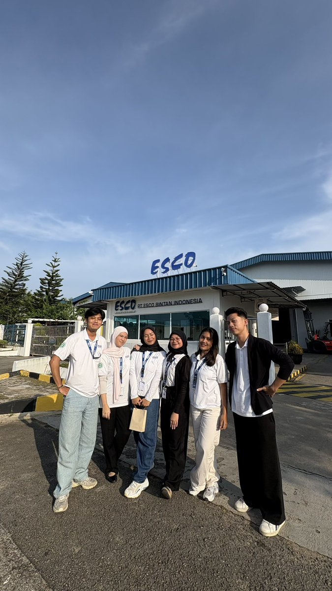 mustiqka's tweet photo. ada juga episode last day di kantor ini🥹🥹🥹 https://t.co/apKmj15eSc