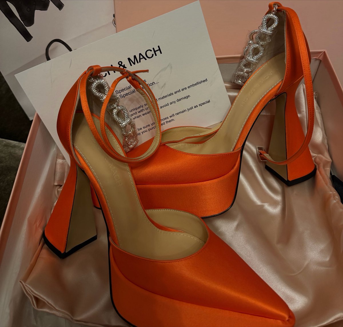 godessvicci's tweet photo. Heel so high, you know exactly who you‘re looking up to my little one https://t.co/5dgqaEZMt3