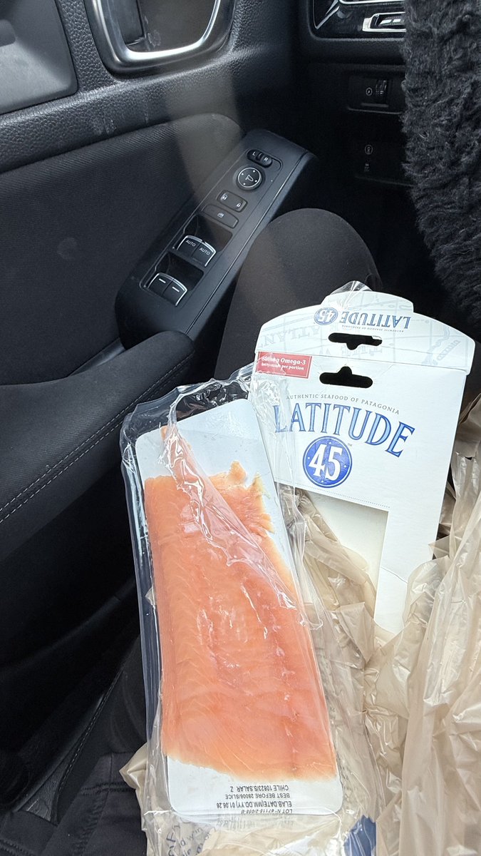 gooncorperation's tweet photo. Just eating fish in a parking lot alone https://t.co/hm9P2IVjsD
