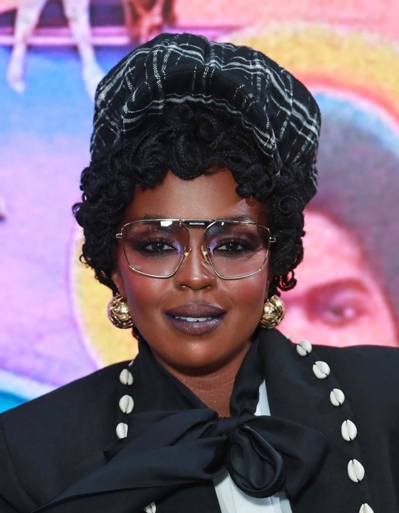 paintedbyesthr's tweet photo. Makeup on the legendary Ms Lauryn Hill🩷 https://t.co/i0MbZYbchy