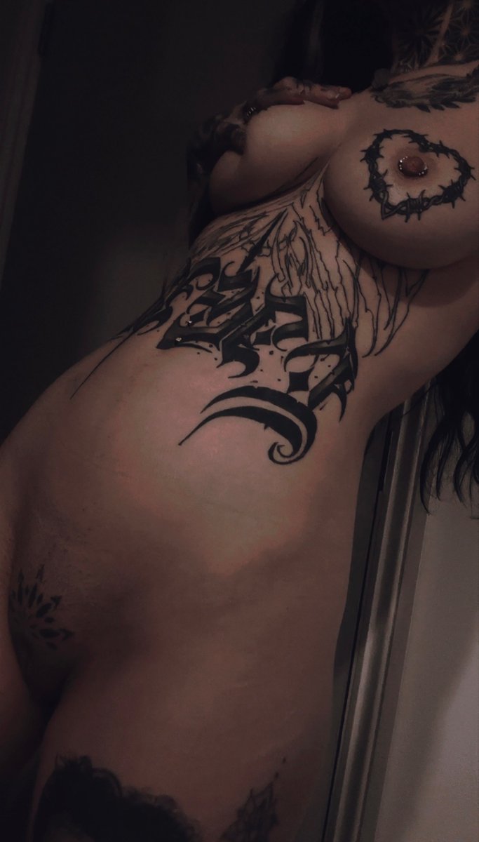 xshmodel's tweet photo. ✨ i'm baaaaack ✨

That's right your favourite alt bitch is back on fansly💦

https://t.co/AzbmuUTZbK
You know what to do 

#of #fansly #altmodel #onlyfans #naked #sexygoth #gothcontent #nude #paypigs #slut https://t.co/Yc4pgX0EkZ