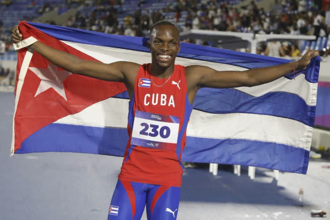 DiazCanelB's tweet photo. Los tres oros del atletismo —la seguridad de la abanderada Leyanis en triple salto, la inteligencia de Anisleidis en los 5 000 metros y la autoridad del joven Hodelín en salto de longitud—, la eficacia de nuestros luchadores, que resolvieron con autoridad cada combate...

2/3 https://t.co/I6MtFK1XuD