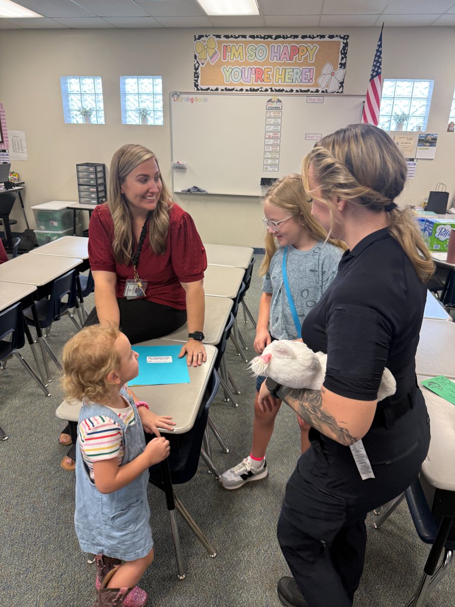 WPESFalcons's tweet photo. Our hearts are full after seeing so many Falcon Families at Meet the Teacher Night last night! π¦
β¨ We can already tell this school year is going to be amazing.
Drop your favorite photos from the evening in the comments belowβweβd love to see them! ππΈ #FalconPride https://t.co/DxENdyJagF