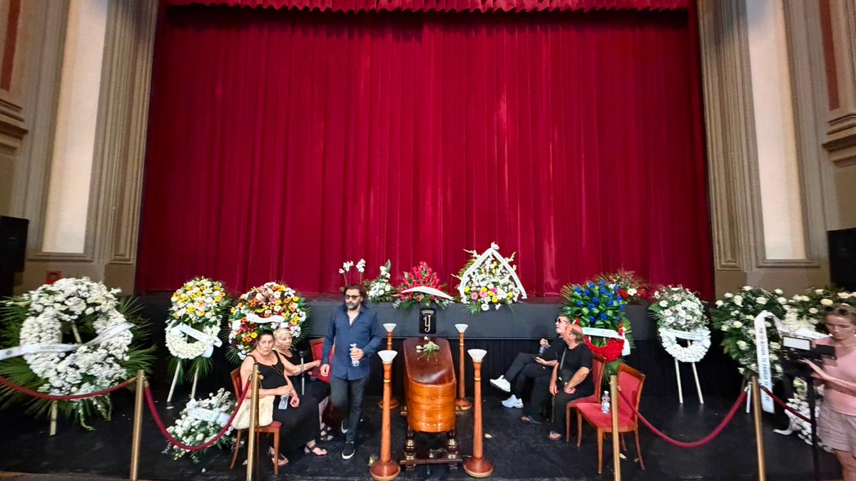 aytogr's tweet photo. Granada despide al maestro Pepe Habichuela.
D.E.P. https://t.co/tPEmcfiBN1