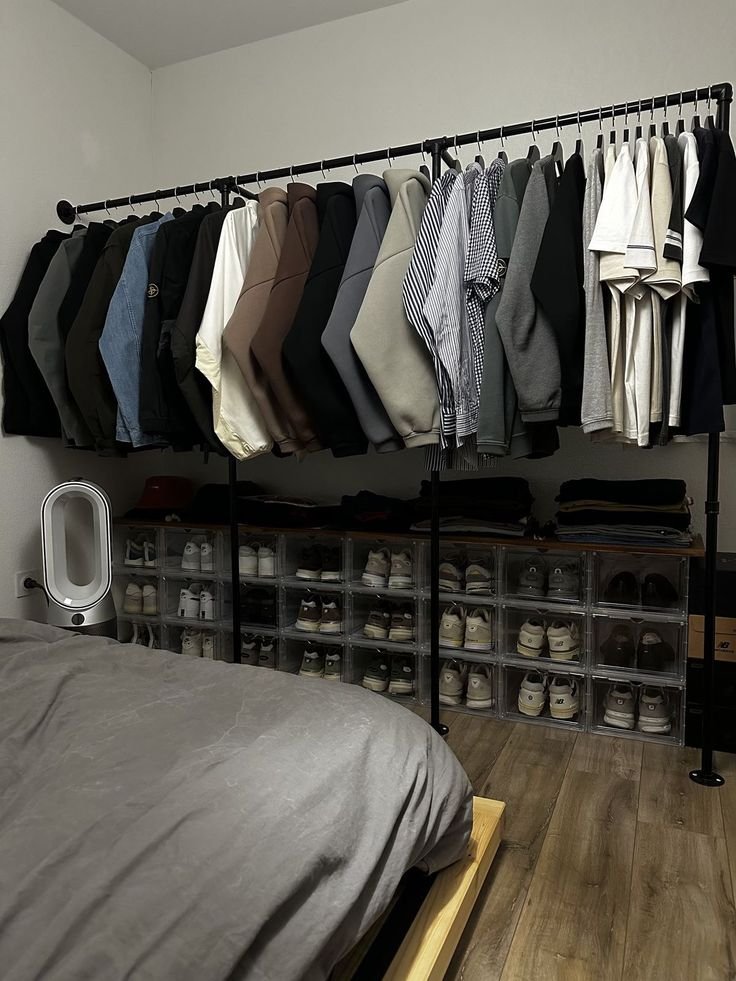QuietLuxuryHQ's tweet photo. This is what a modern man wants in life. https://t.co/SBlPia3GDY