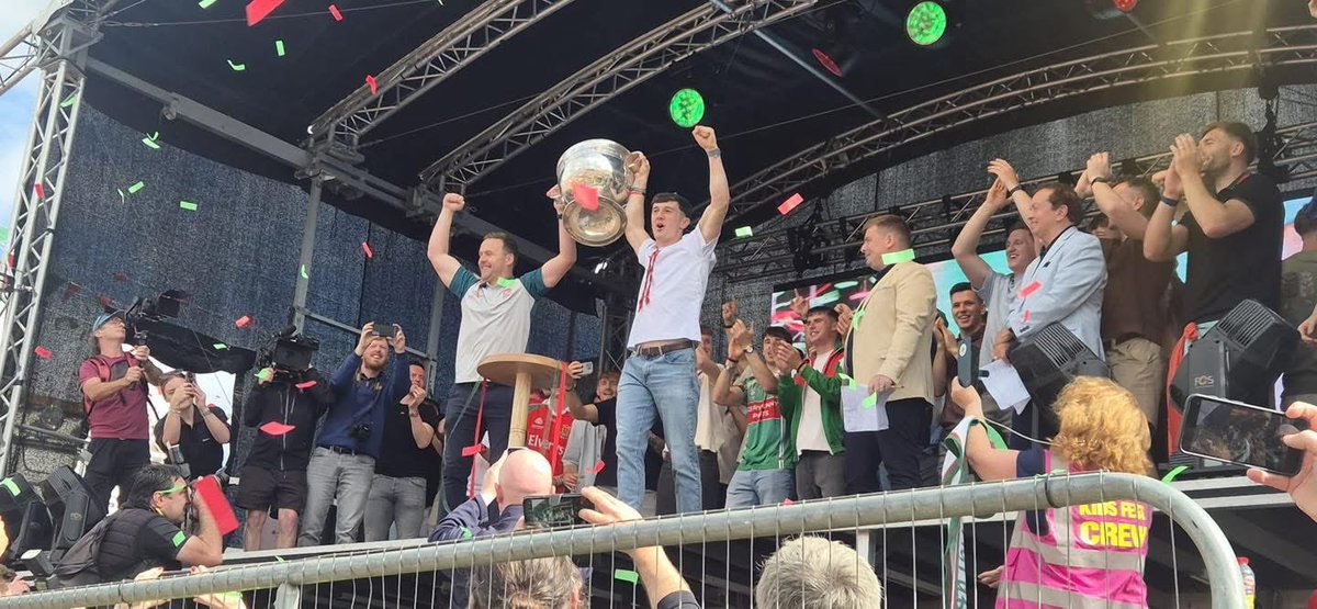 MayoNorth's tweet photo. Mayo's All-Ireland win was unforgettable. But what happened next could have an even bigger impact.

Our latest article explores how this historic moment put Mayo on the world stage and what it means for our tourism, economy and global diaspora.
💚❤️
 🔗 https://t.co/fkfiMUWRgB https://t.co/wij0FktP7C