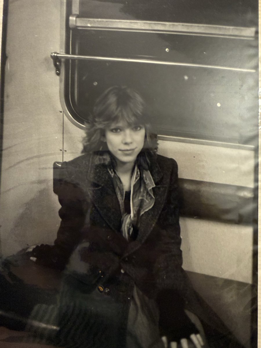 bingobucks_'s tweet photo. Transitioning is realizing just how much you’re starting to look like your mother https://t.co/qiAJae0CIw