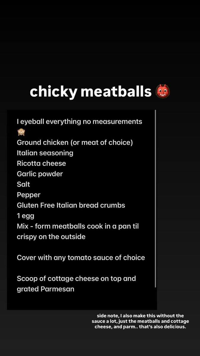 hbbrmidias's tweet photo. Hailey Bieber compartilhou no Instagram Stories a receita das suas almôndegas de frango. 🍝🤍

Na imagem: 

"Eu faço tudo no olho, sem medidas. 🙈

• Frango moído (ou a carne de sua preferência)
• Tempero italiano
• Queijo ricota
• Alho em pó
• Sal
• Pimenta-do-reino
• Farinha de rosca italiana sem glúten
• 1 ovo

Misture todos os ingredientes, modele as almôndegas e cozinhe em uma frigideira até ficarem douradas e crocantes por fora.

Cubra com o molho de tomate de sua preferência.

Finalize com uma porção de queijo cottage por cima e parmesão ralado.

Obs.: Eu também faço essa receita muitas vezes sem o molho, só com as almôndegas, cottage e parmesão… e também fica uma delícia".