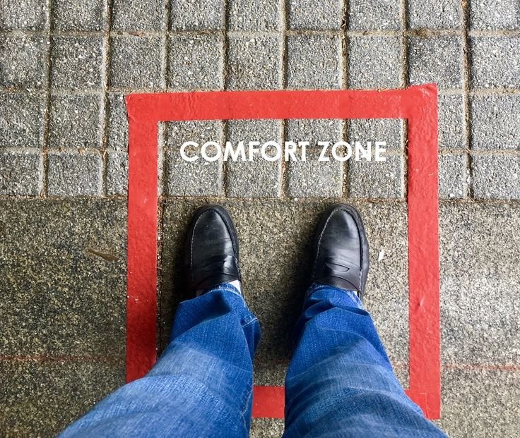 EbukaWritesCopy's tweet photo. Your comfort zone isn't protecting you.

It's keeping you exactly where you are.

The cold email you refuse to send.

The content you've been "waiting" to post.

The skill you've convinced yourself you need another month to learn.

None of them are waiting on more time.

They're waiting on a version of you that's willing to be uncomfortable and unsure.