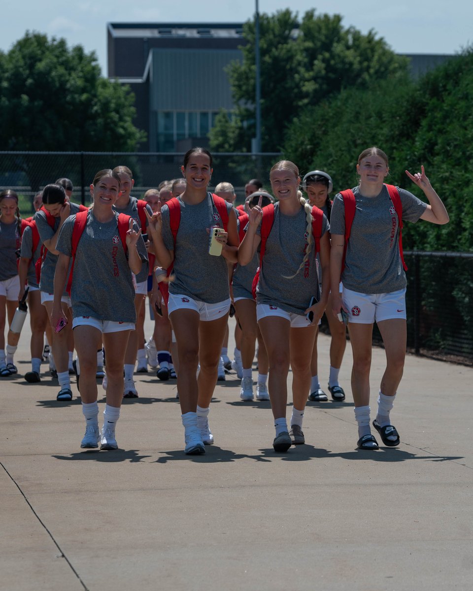 SDCoyotesSoccer's tweet photo. Yotes on site📍

#GoYotes https://t.co/4SrYdhYXGX