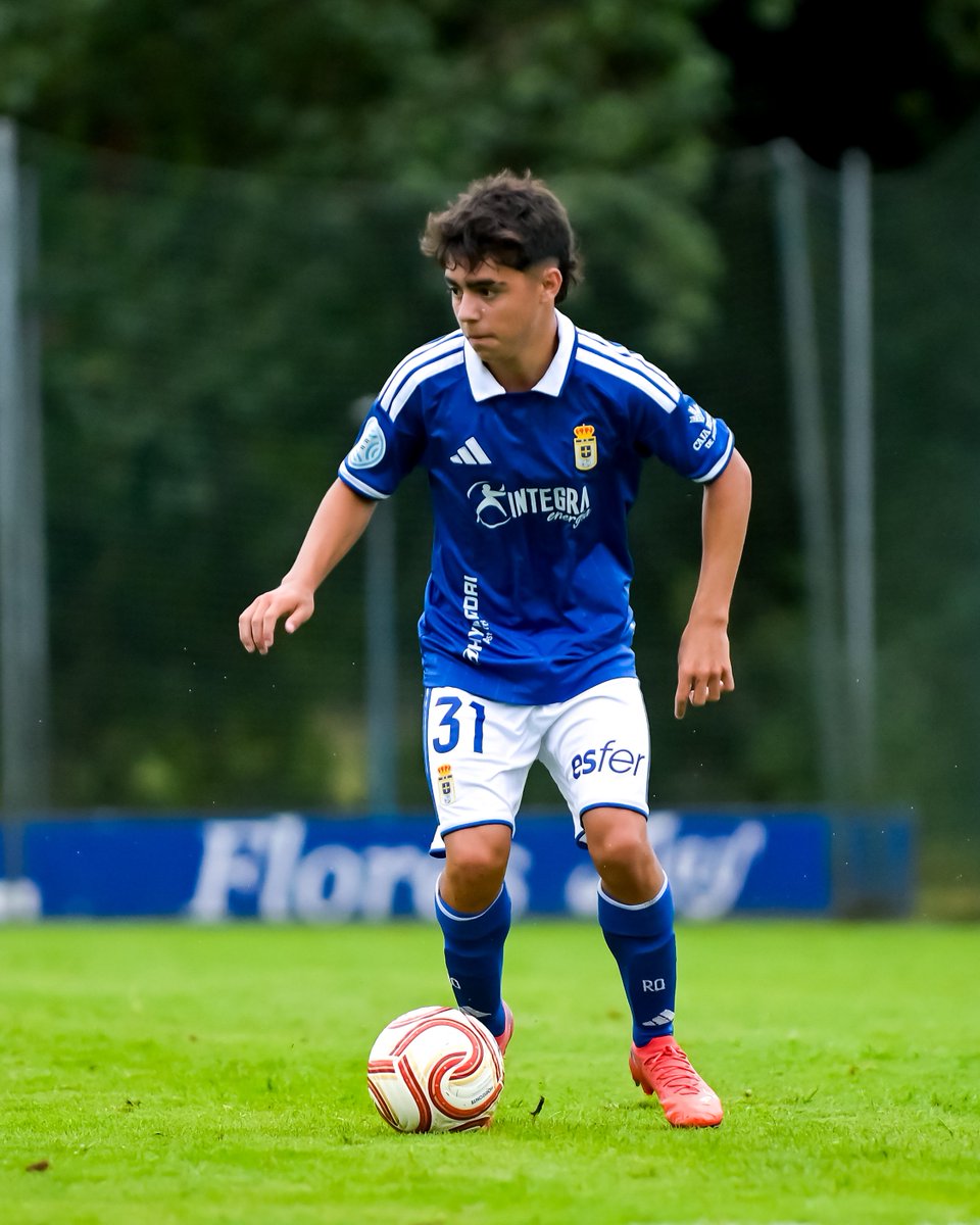 Cantera1926's tweet photo. 🔚 Final en El Requexón

⚔️ Contundente victoria del filial por 6-0 ante el @CDCovadonga 

⚽️ Óscar De La Hera (x2), Enzo Cazorla, Berzal, Coballes y Ángel Conde

#RealOviedoVetusta
#CanteraRO 🔵⚪️ https://t.co/MysaNroCdm
