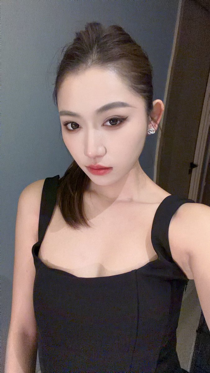 DeleByc's tweet photo. 成都6.7.8.号双女主线下调教。🉑单🉑双，约课私信 https://t.co/us6AkksNH6