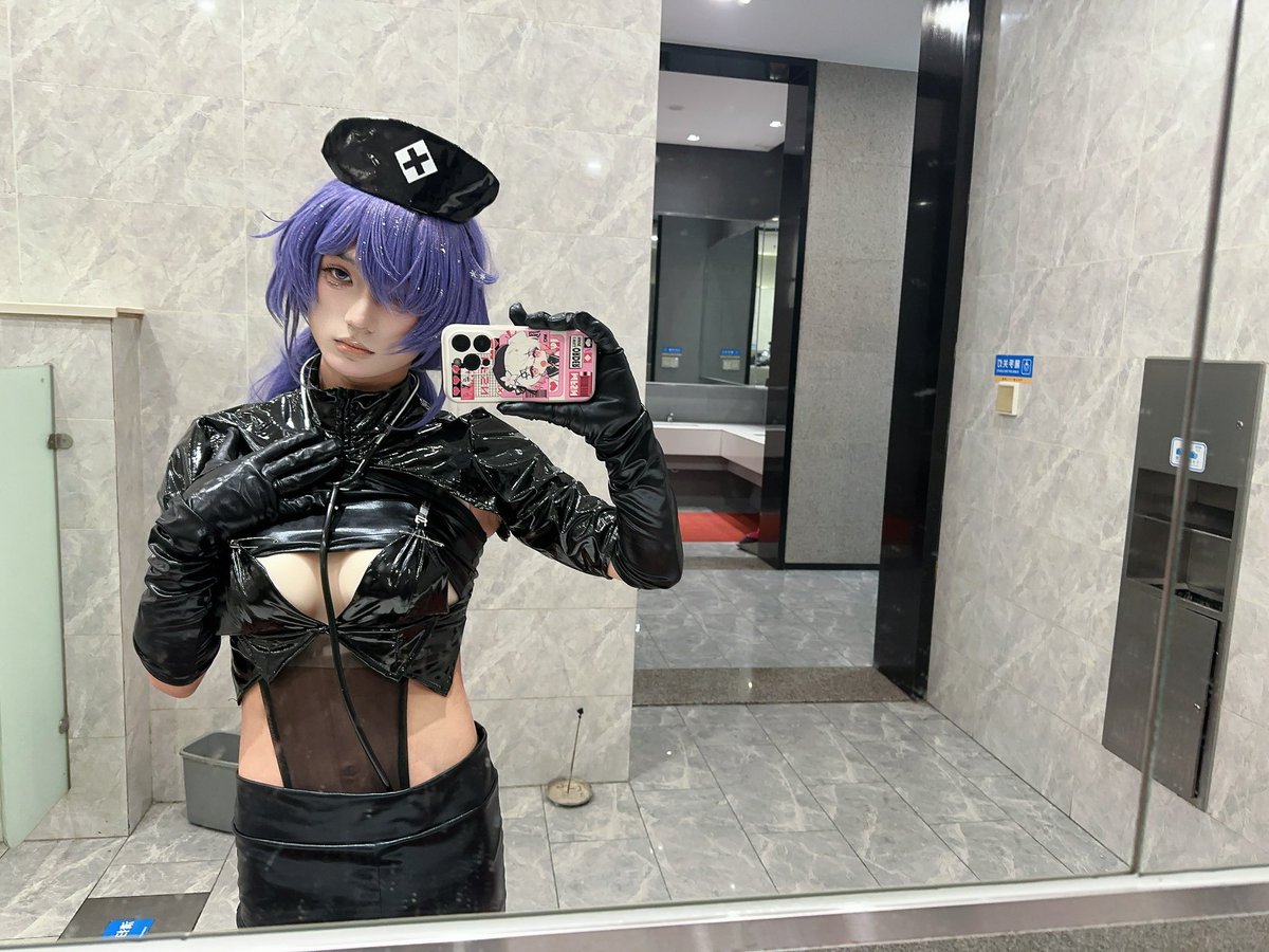 DTerk604's tweet photo. 美美出展，总共获得两人认出的好成绩，谨慎出冷门啊家人们
#cosplay  #碧蓝航线 #自拍 https://t.co/ioK4qalW8E