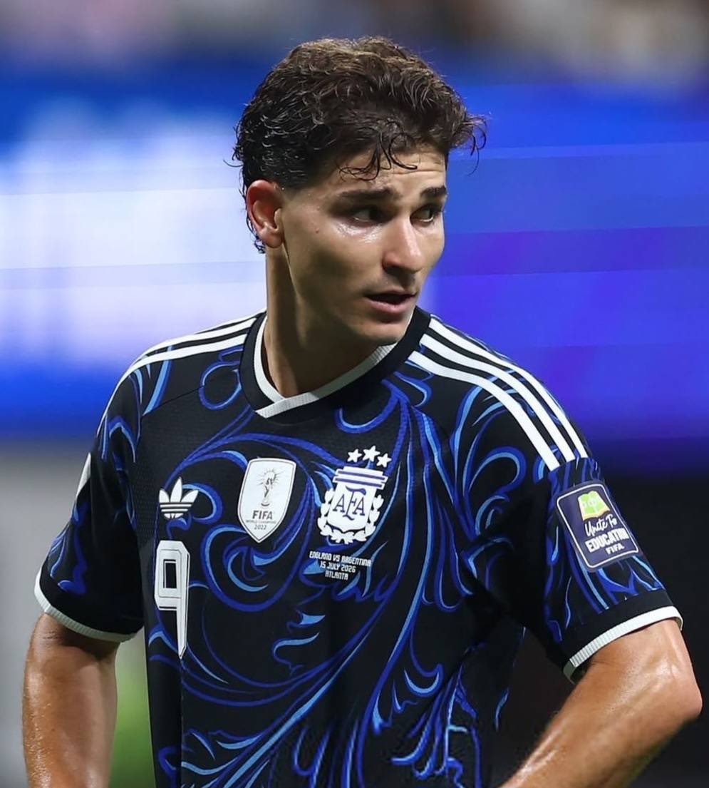 BarcaXtra1's tweet photo. 🚨🚨| JUST IN: Julián Álvarez is expected to tell Atlético on the 10th that he wants to leave, and only wants Barcelona.

He won't go on strike or make a public statement. Instead, he'll privately ask to leave. Barça are ready to improve their offer if Atlético agree to negotiate.

[@sport] 🔵🔴☎️
@ManagingBarca 
#fcblive