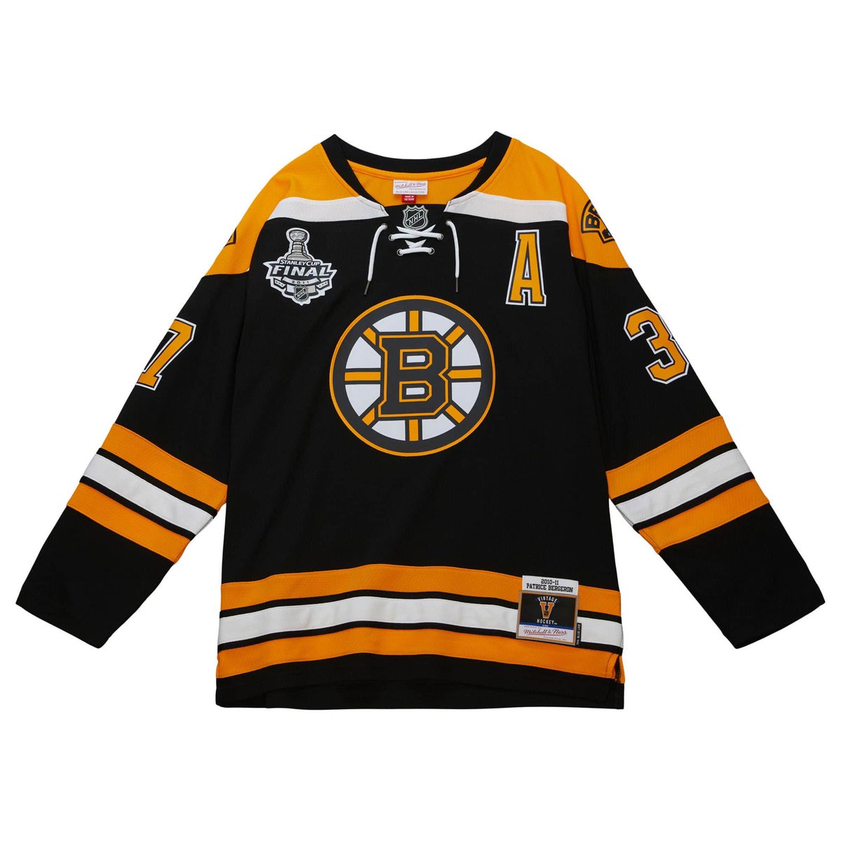 DailyFaceoff's tweet photo. Who's the first player that comes to mind when you see this jersey? https://t.co/YjPk42Mbxu