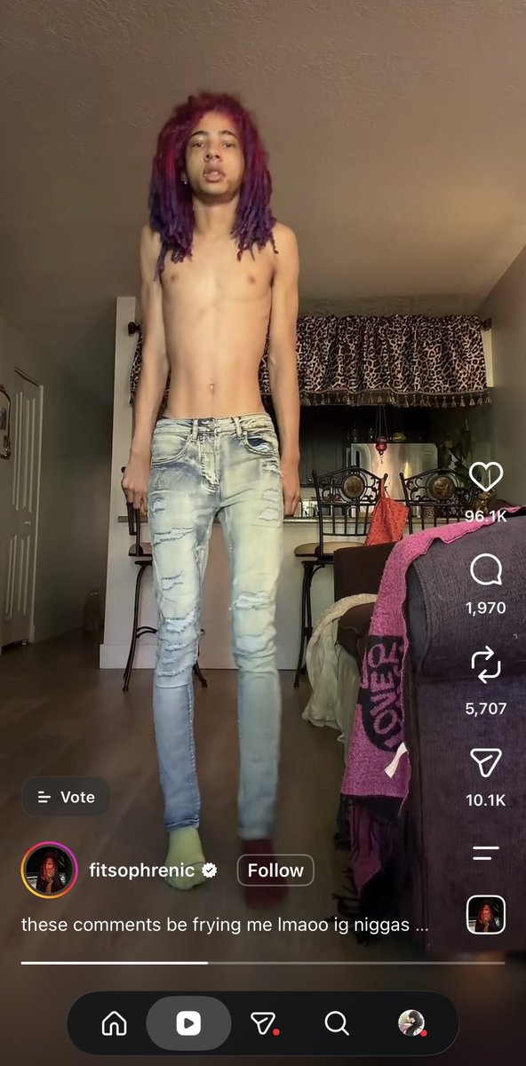 erasednigga's tweet photo. men always got the best waists https://t.co/m0rMHjr0eS