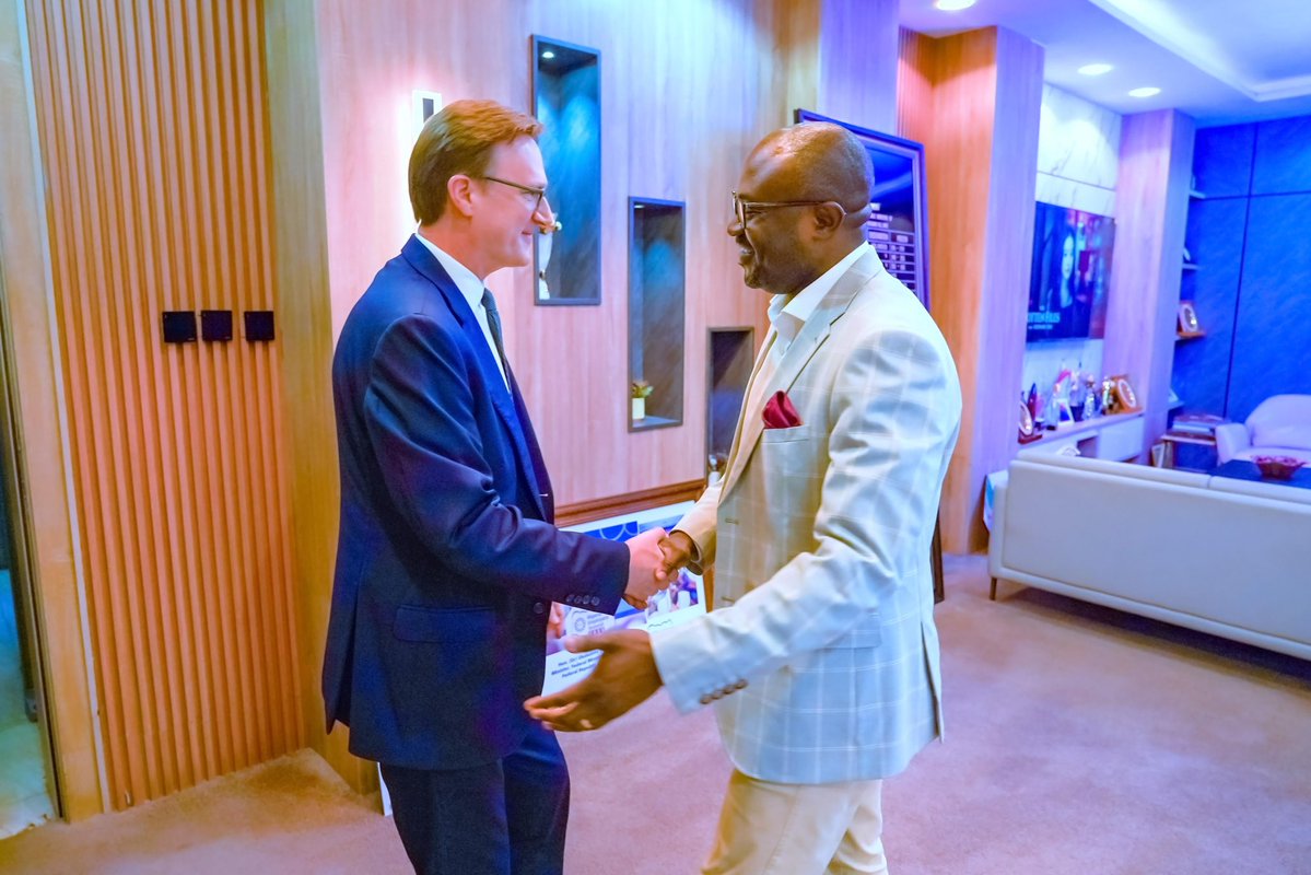BTOofficial's tweet photo. I received the outgoing British High Commissioner to Nigeria, His Excellency, Dr Richard Montgomery CMG, in my office today.  

Asides being a diligent diplomat, Dr Montgomery remains a partner and a huge admirer of the reforms and innovation in the Ministry of Interior in the last three years.  

I am optimistic that his successor will further strengthen the relationship between the United Kingdom and Nigeria.