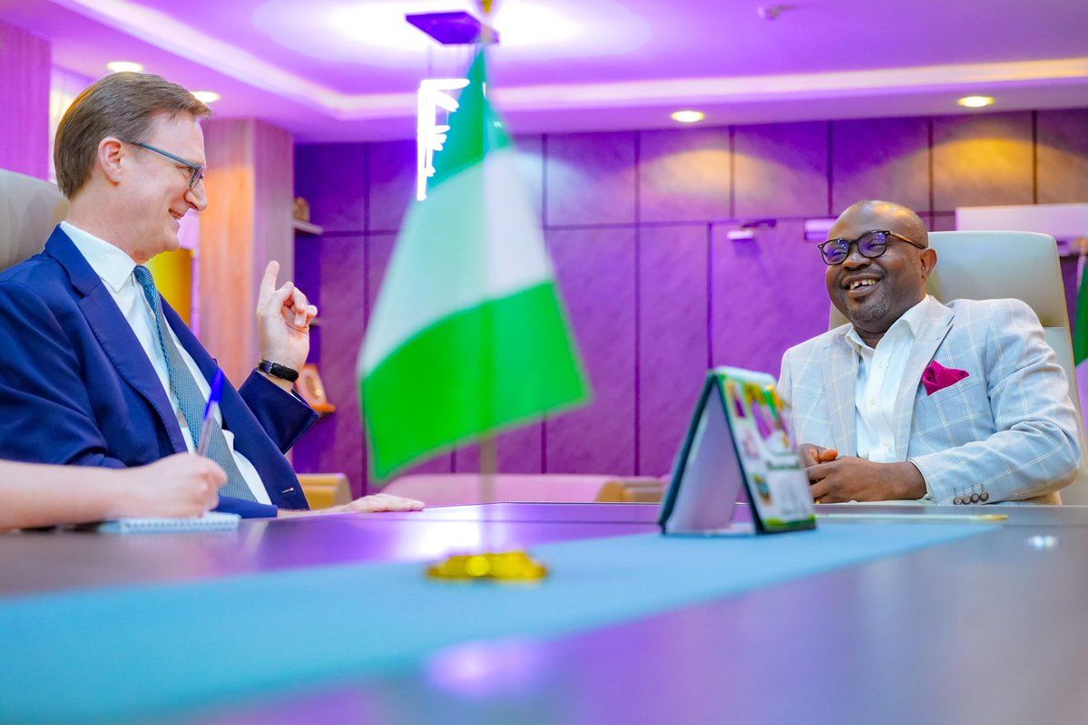BTOofficial's tweet photo. I received the outgoing British High Commissioner to Nigeria, His Excellency, Dr Richard Montgomery CMG, in my office today.  

Asides being a diligent diplomat, Dr Montgomery remains a partner and a huge admirer of the reforms and innovation in the Ministry of Interior in the last three years.  

I am optimistic that his successor will further strengthen the relationship between the United Kingdom and Nigeria.