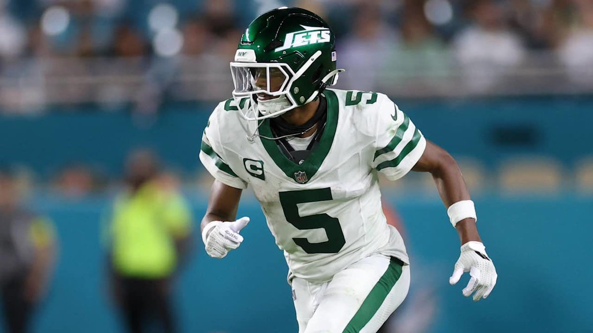 SleeperJets's tweet photo. .@BleacherReport ranked WRs ahead of the 2026 season. Here’s where the Jets landed:  

94. Tim Patrick
76. AD Mitchell
22. Garrett Wilson

#JetUp https://t.co/1MQ37030Hc