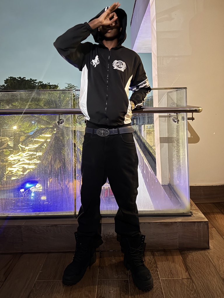 daraisgeeked's tweet photo. dropping this jacket for my brand on friday https://t.co/OfmCYVVVUo