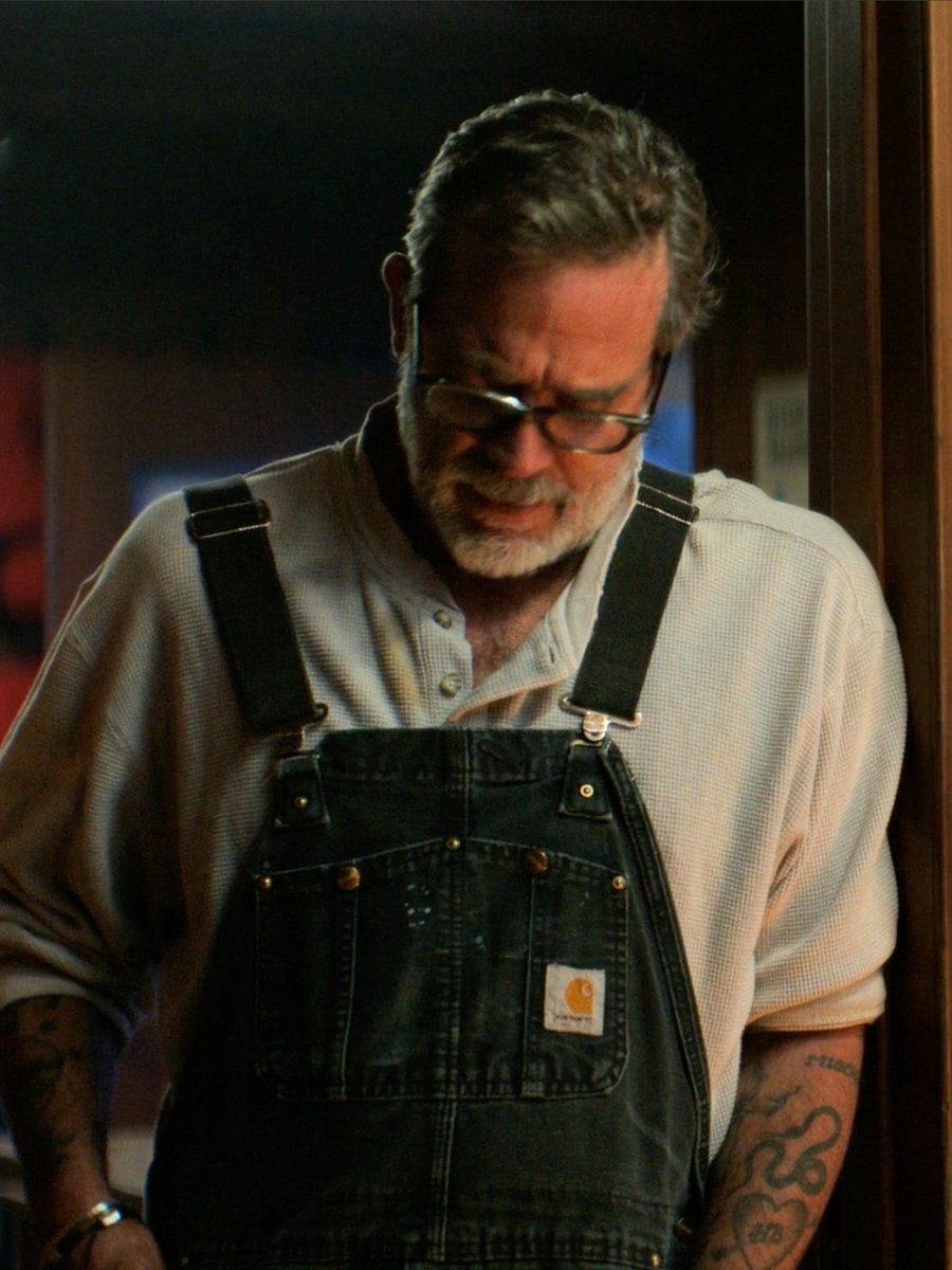 grimesgoth's tweet photo. papa can get railed in any position in those overalls https://t.co/p2Xwht0tci