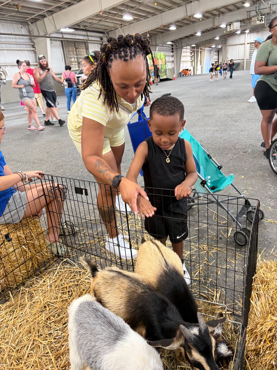 FarmShowComplex tweet picture