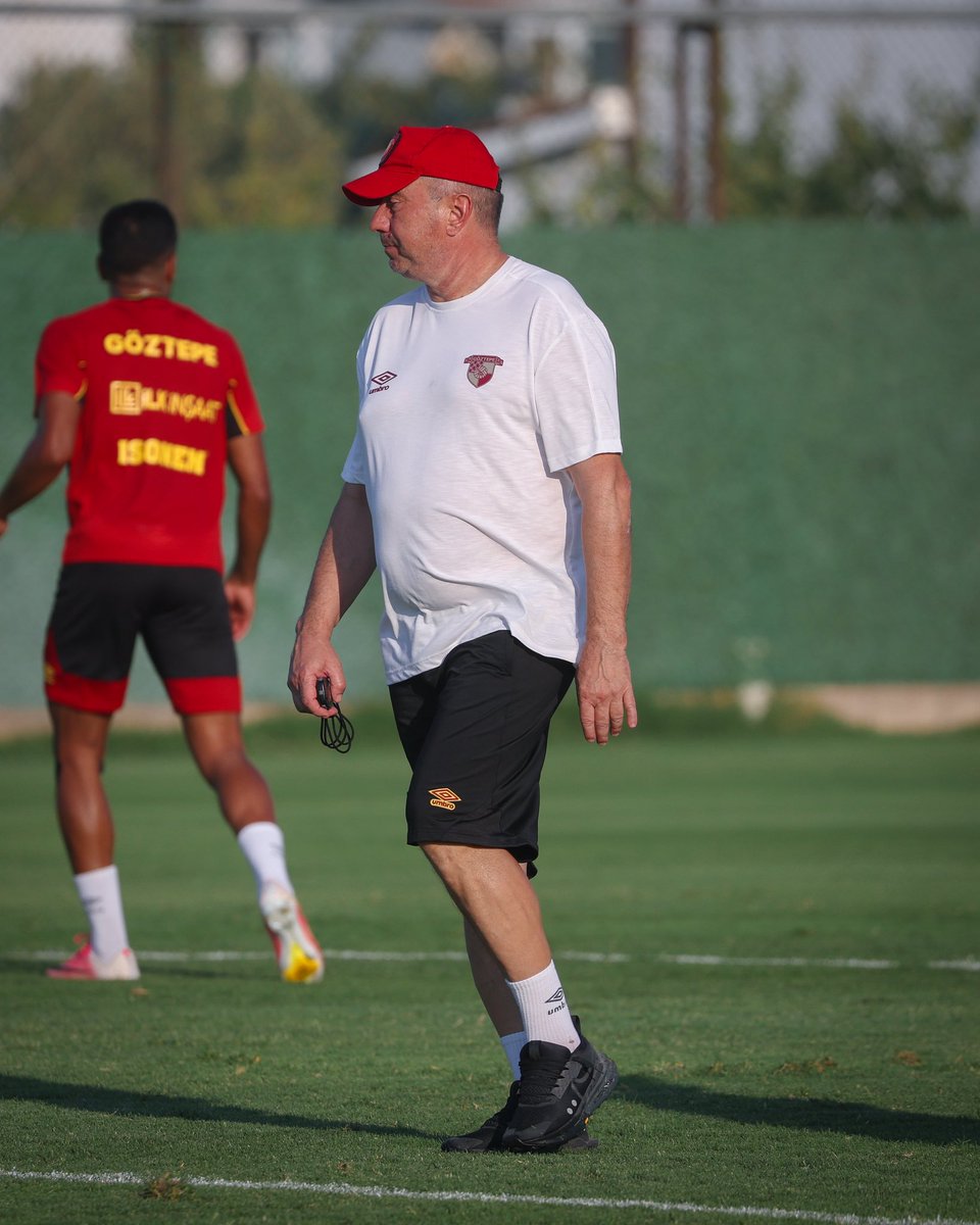 Goztepe's tweet photo. Göztepe'miz, Trendyol Süper Lig Adnan Süvari Sezonu öncesindeki hazırlıklarına bugün gerçekleştirdiği çift antrenmanla devam etti🤜🤛

https://t.co/tvqyqqgSr0

#Göztepe #UrlaGünlüğü https://t.co/8TYzQ1gl6C