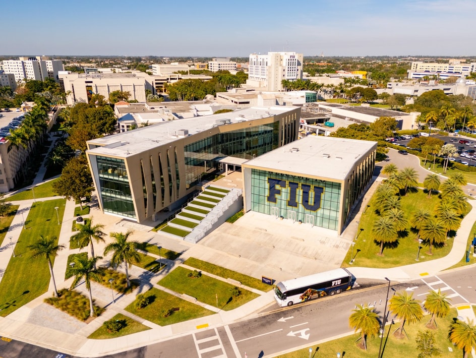 thebsephe1's tweet photo. FIU is a serious part of this thesis, not just a nice campus photo.

R1 research university. Roughly $326M in annual research spending. $1.4B across five years. 55 US utility patents in 2024. Robotics work includes radioactive-site inspection, autonomous marine systems and robotic fabrication.

Now NovaRed advisor Lee Caplin and CTO Valentin Saitarli are inside that ecosystem discussing robotics and mining.

For $NREDF, FIU can mean talent, prototypes, researchers, visibility and commercialization connections all in one place. That is as close to smart brains as it gets.
