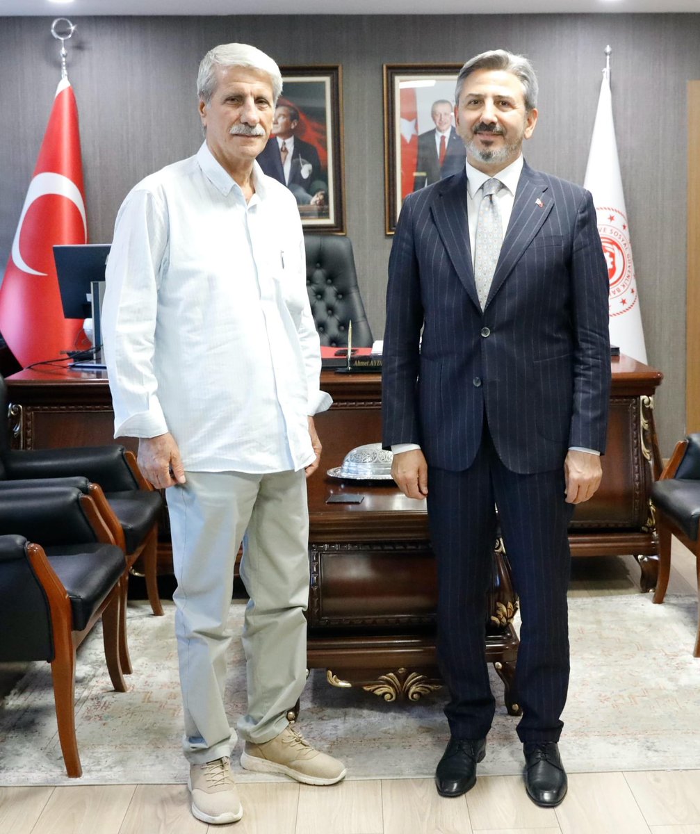 FADLIDOGAN's tweet photo. Bugün yolum Ankara'ya düştü. 
Saygı değer  Vekillerim, Mustafa Alkayış ve 
Hüseyin Özhan ile görüştüm. 
Ayrıca, Sayın Bakanım  Ahmet Aydın Bey ve Kiymetli Danışmanı, misafirperver Hasip Kaya ile görüştüm. 
 ilgilerinden dolayı kandilerine çok  teşekkür ediyorum... 
Fadlı Doğan https://t.co/fNu4tbRfaD