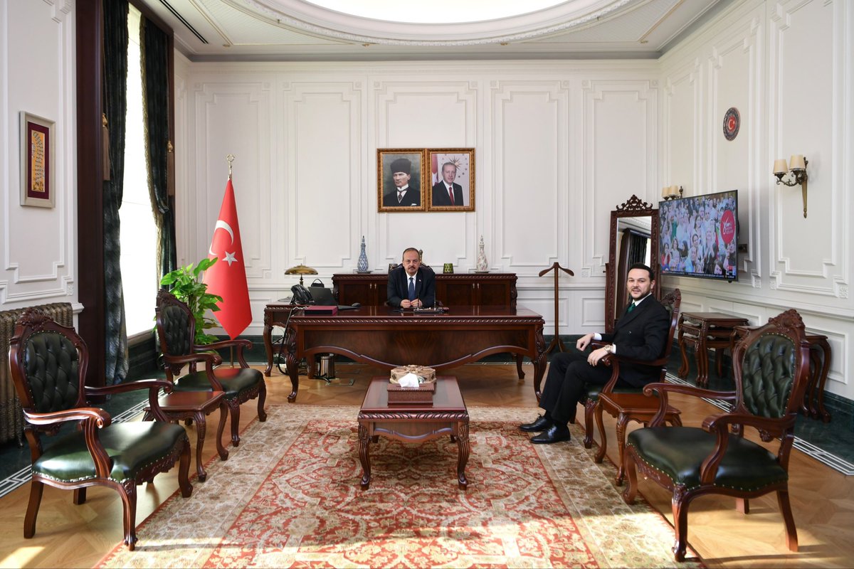 efedemirhann's tweet photo. Ankara Valimiz Sayın @YakupCanbolat’ı ziyaret ettik.

Nazik kabullerinden dolayı Sayın Valimize teşekkür ediyorum. https://t.co/0hJQW2LdZT