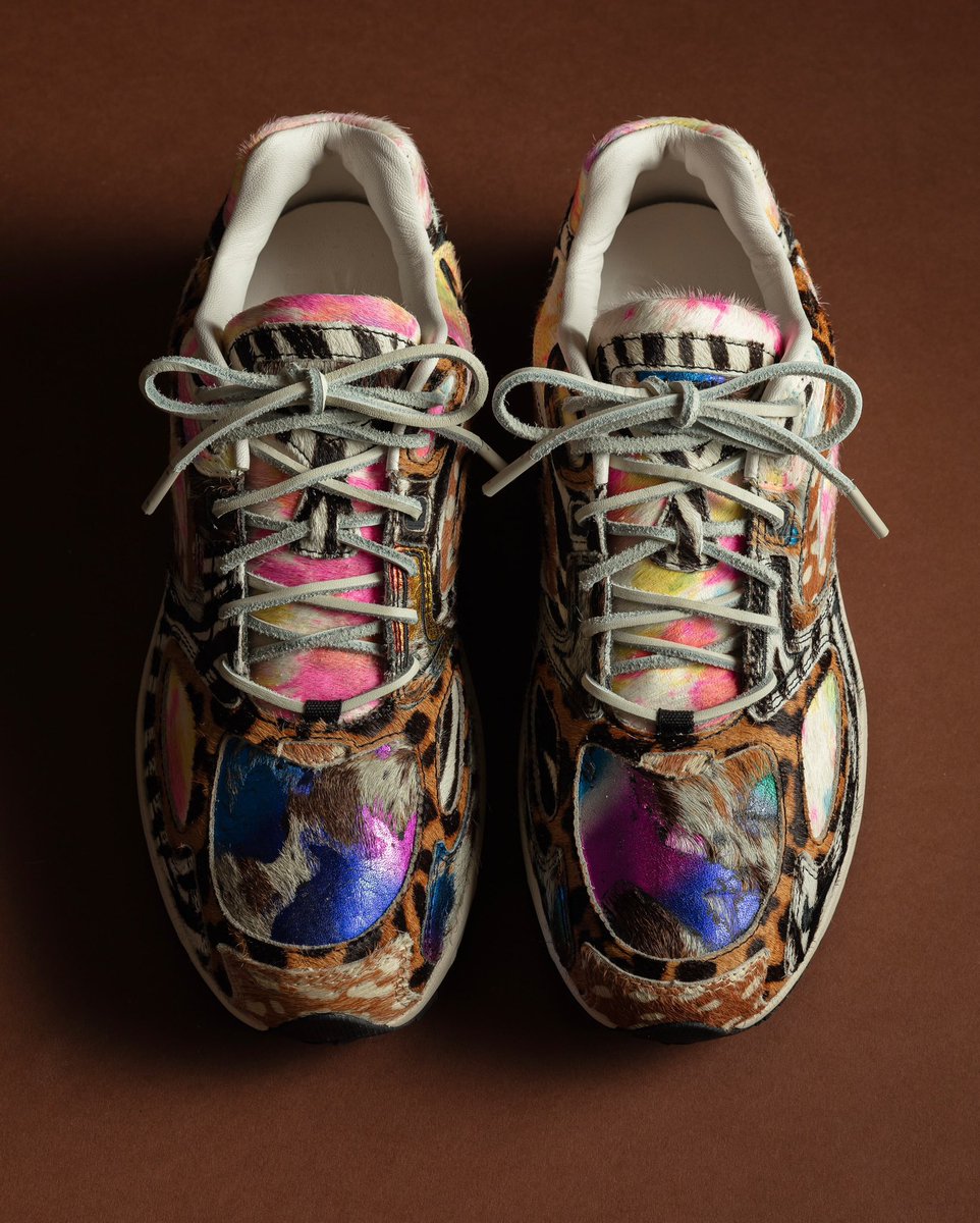 uppersnkrs's tweet photo. La Westside Gunn x Saucony Grid Jazz 9 "Awesome Gods" est carrément dingue : chaque paire sera différente !! 🫪

📆 : sortie prévue le 28 août

Vous en pensez quoi ? Pépite ou pas ? 🤔 https://t.co/kqWALgr88P