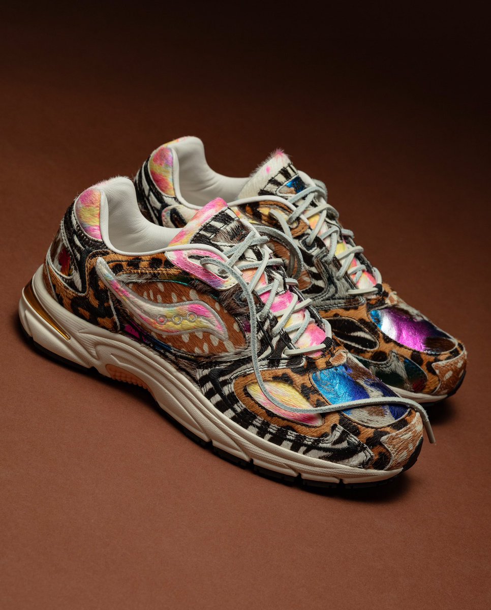 uppersnkrs's tweet photo. La Westside Gunn x Saucony Grid Jazz 9 "Awesome Gods" est carrément dingue : chaque paire sera différente !! 🫪

📆 : sortie prévue le 28 août

Vous en pensez quoi ? Pépite ou pas ? 🤔 https://t.co/kqWALgr88P