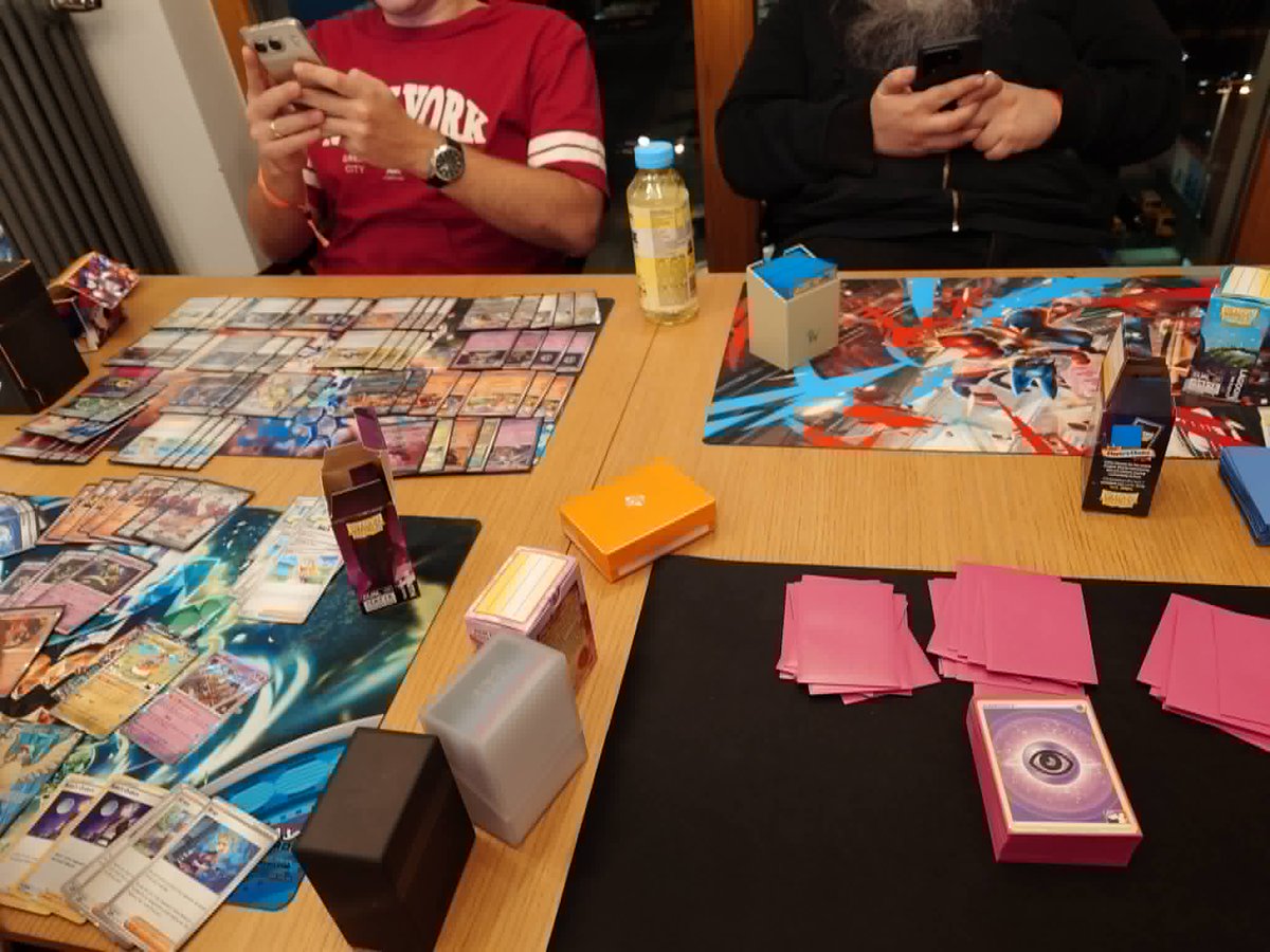 kaimatpoke's tweet photo. Cool first „competitive” season of pokemon. Did poorly, learned a lot:

- Cups 2/4 – honorary victory with gardevoir
- Gdańsk – 2-3-1 - 1270/1675 – first one is eye opening
- EUIC 2026 – 3-2-3 - 1732/4010 – tie elo hell. Urgency needed
1/2 https://t.co/4K7nB69afn