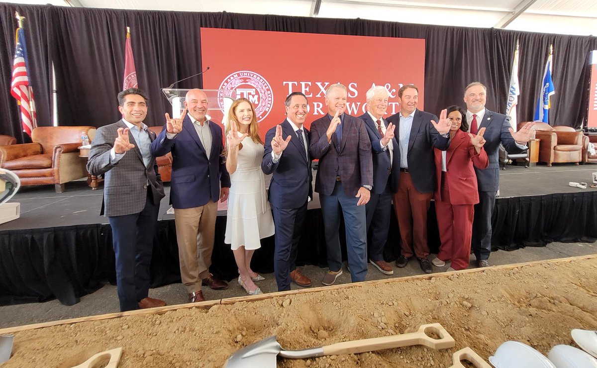 ChrisGTurner's tweet photo. I attended the Texas A&M Ft. Worth Grand Opening of the Law & Education Building & the Groundbreaking of the Research & Education Building. These investments strengthen our region’s commitment to innovation, education & opportunity. Excited to see the impact this will have.#HD101 https://t.co/18TNid18h2