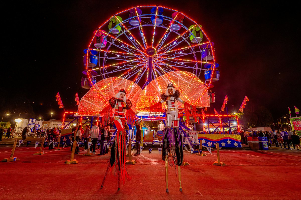 ShaqsFunHouse's tweet photo. Carnival lights and main-character moments 🎡 #ShaqsFunHouse https://t.co/POUSty2fqA