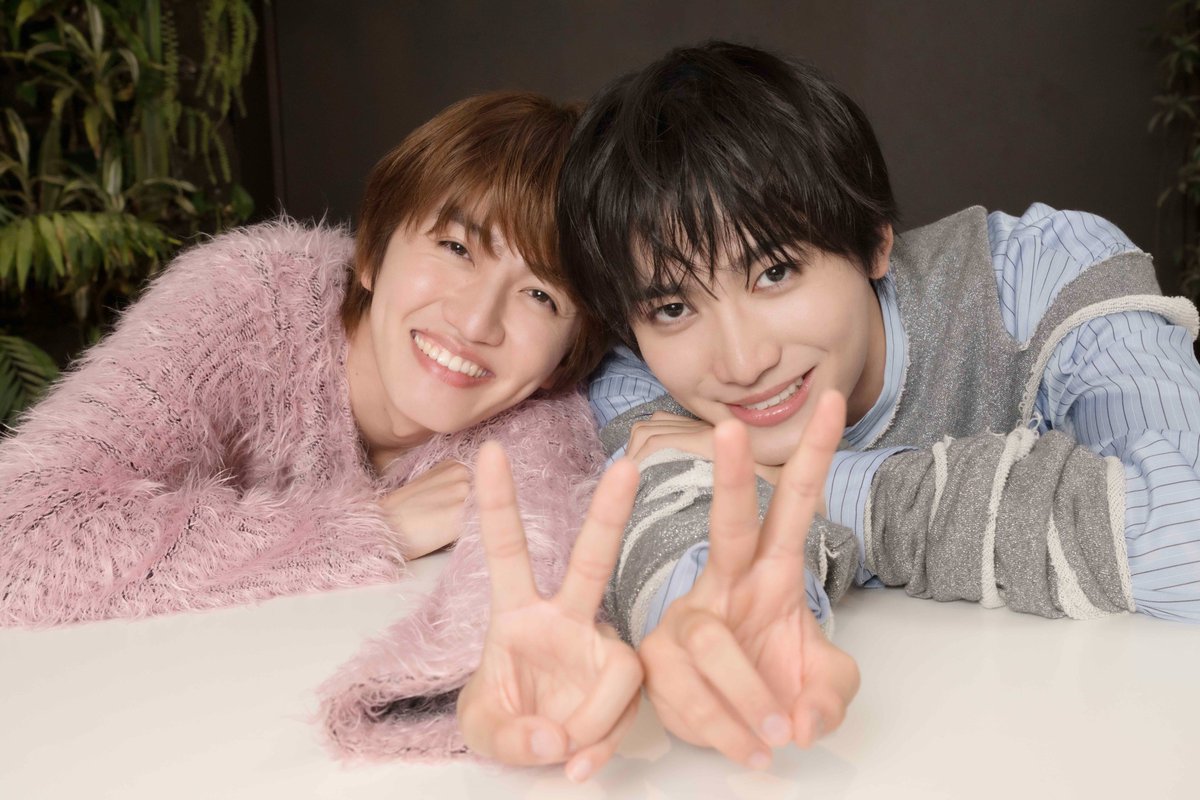 TVGweb's tweet photo. 中川翼×ゲンジブ・桜木雅哉 interview✍️🏻
「ちょっと待とうよ、春虎くん」
----

同じ年コンビの2人が
お気に入りのキュンシーンを告白🌸
「撮影中ずっとドキドキで」

春虎の“熱心さ”を演じるために
「武藤潤を参考に…」
中川＆桜木で温泉デートの話題も🚗

https://t.co/LdyQRj1aek

#ちょとら https://t.co/EtHnD35XVv