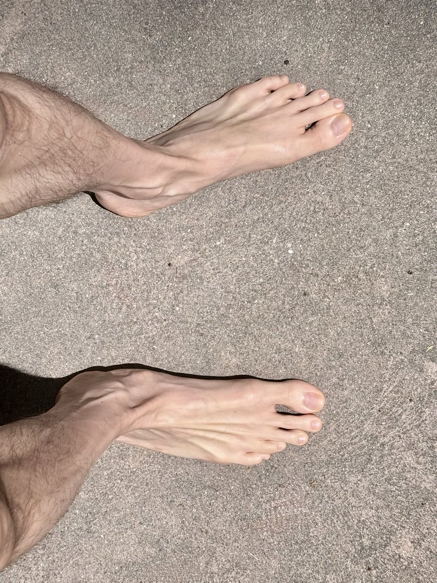 radbadb0y's tweet photo. Went out for a walk today like this 🚶🏻‍♂️ Would u have stared at me? 👣
#barefeet #malefeet #feet #baresoles #pinksoles #toes https://t.co/UbfErOucEM