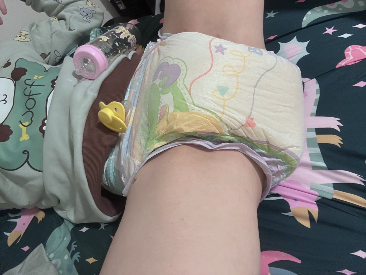 FemboyTummie's tweet photo. Peed my sheet.. so had to change them T_T https://t.co/pTWPIw1ESX