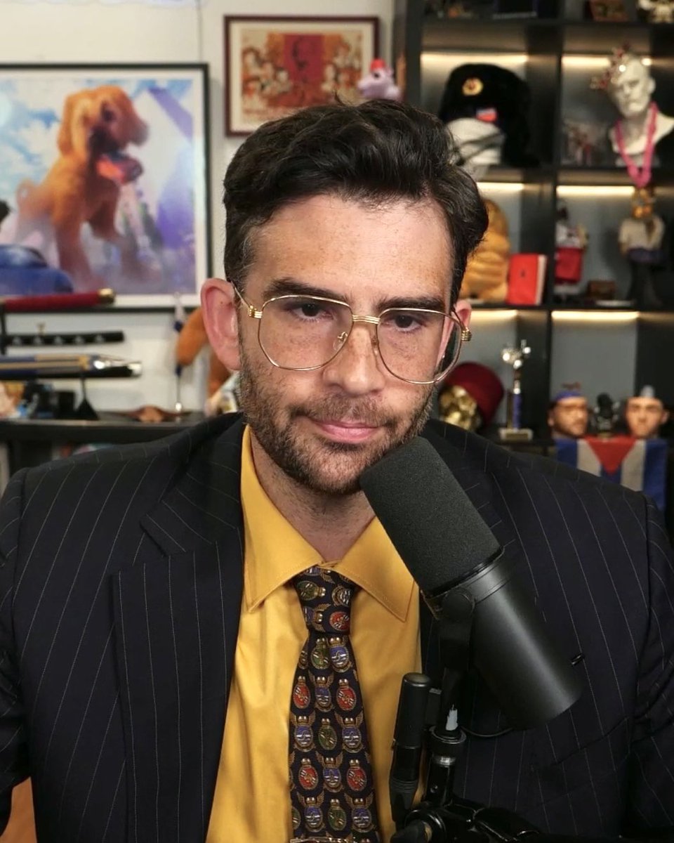 antipiker's tweet photo. tall hair with the giant glasses, it’s serious https://t.co/KszgUuvAAC