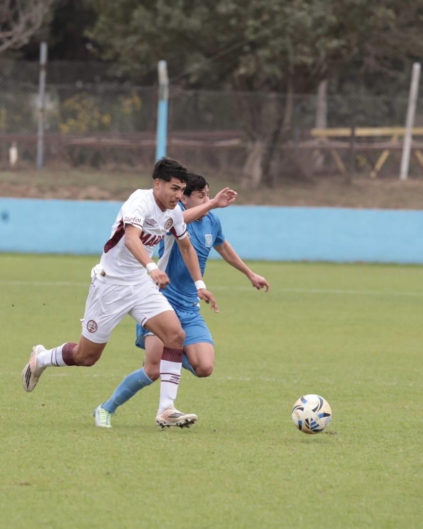 clublanus's tweet photo. 0’ 2T ⏱️ Comenzó el segundo tiempo contra Estudiantes de Río Cuarto

🏆 #TorneoProyección Clausura 2026
📌 3ª fecha

💻📲 Transmisión de https://t.co/LQFJN06YLM

#LanúsProyección 🇱🇻 https://t.co/ZKAhpI3m4E