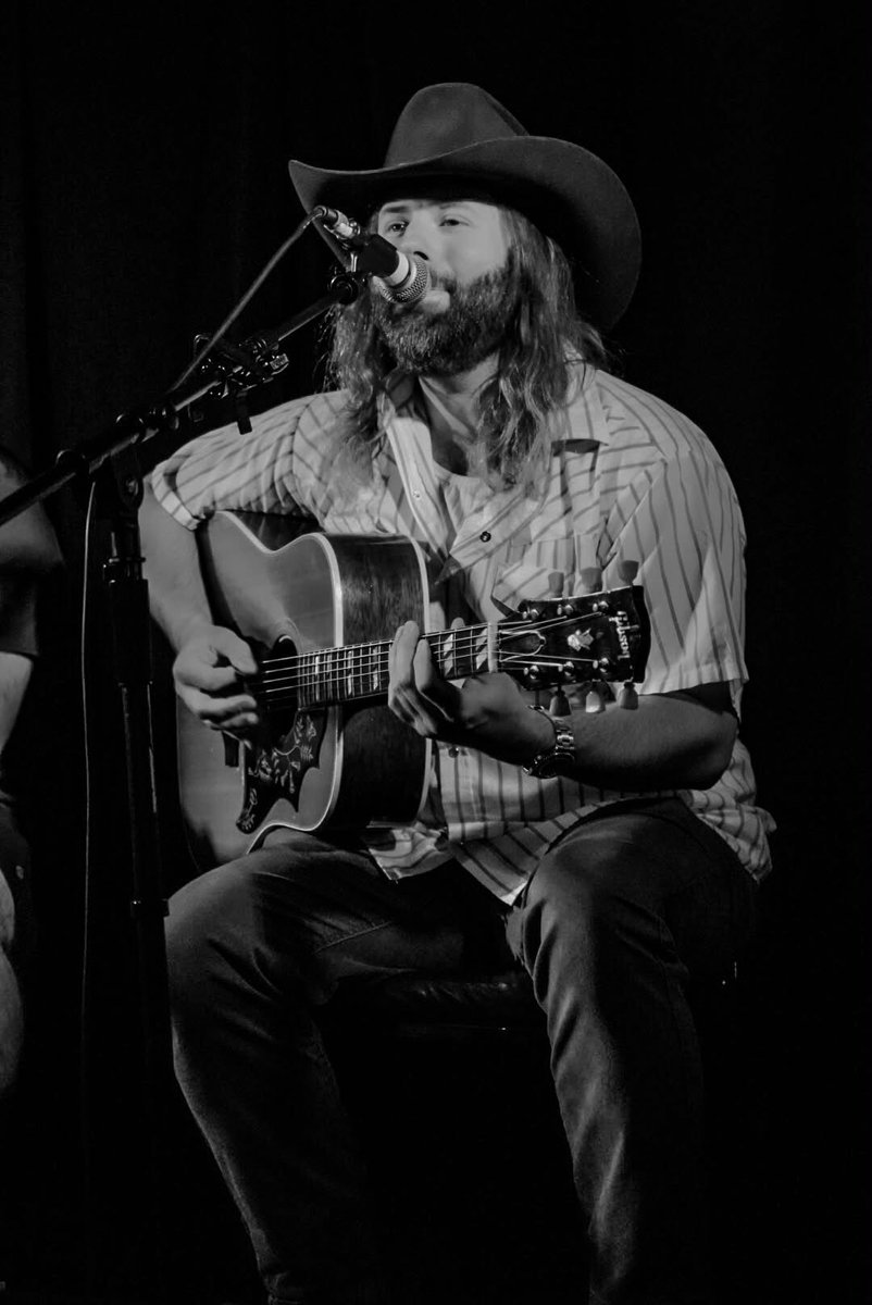 CJSolar's tweet photo. Just wanted to say a big thank you to all of the venues that have hosted me this year! Really excited to be hitting the road more from California to Martha’s Vineyard, Wisconsin this weekend, Nebraska next and a bunch down south!! Tour dates at https://t.co/DgBYloATqd 🤘🏻 https://t.co/9N86NFtctX