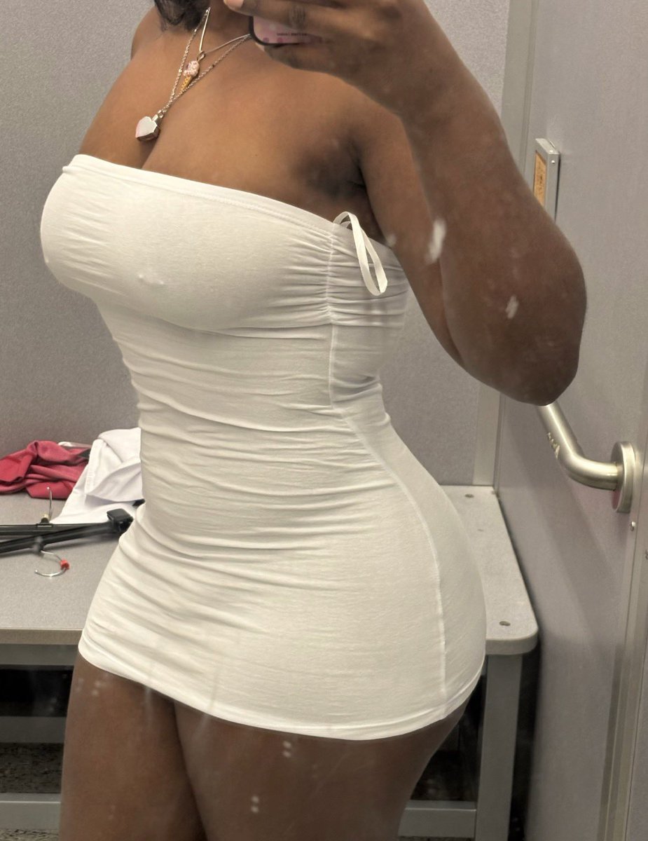 urvirtdollx's tweet photo. Should I buy this? https://t.co/LDwK4llWiF